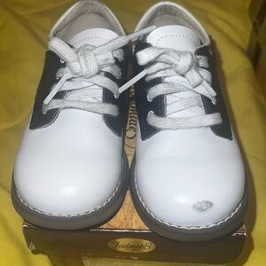 Toddler blue & white walking shoes